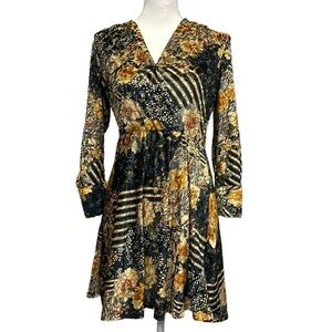 Zara Basics size Medium Boho Crushed Velvet Floral Patchwork Print V-Neck Mini